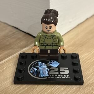 Lego Princess Leia Minifigure #sw1348 - Young - Set #75392 Brand New